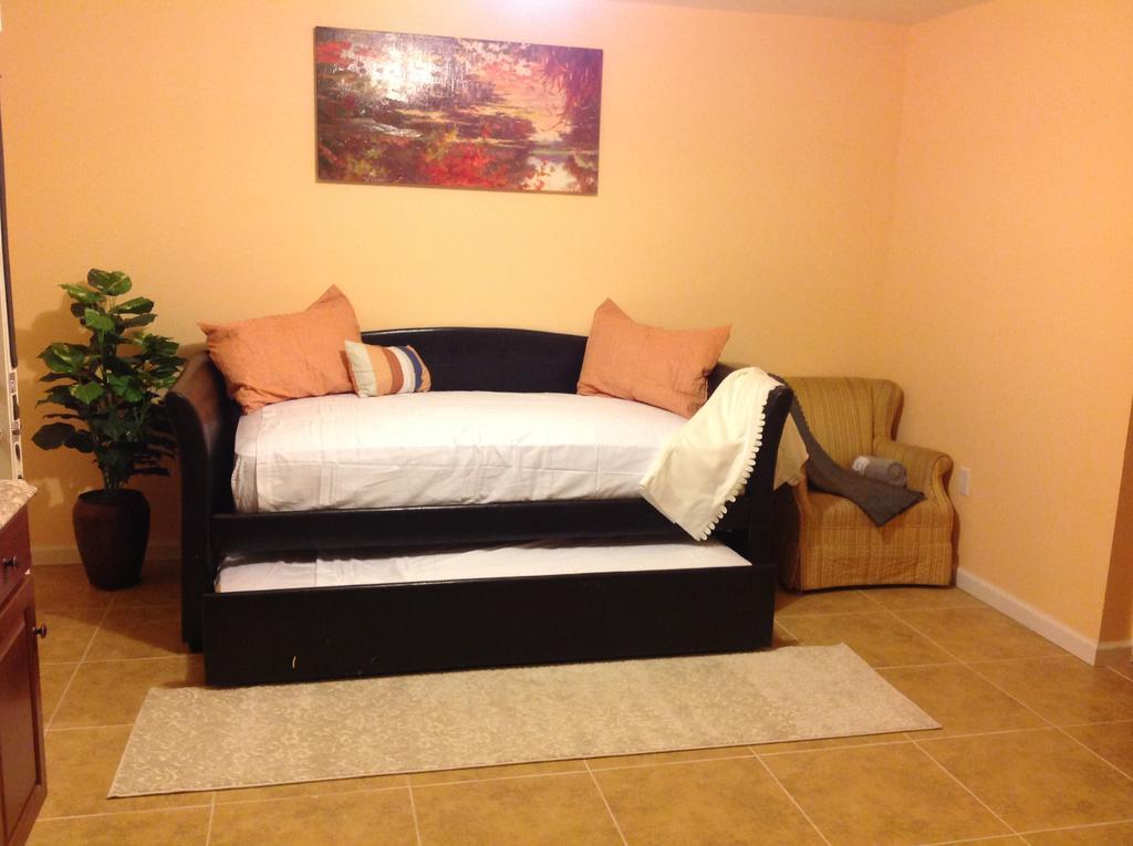 Mojoy Homesuites At Runyon Newark Zewnętrze zdjęcie